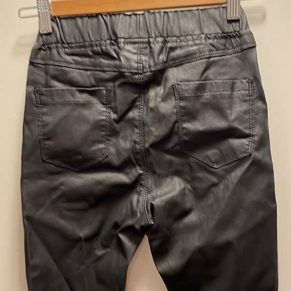 Faux leather leggings - Picture 3 of 5